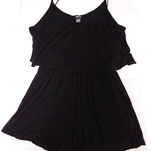 Women's juniors romper RUE 21 size medium  black